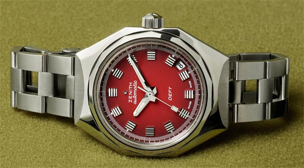 真力时手表怎么调皮表带的松紧